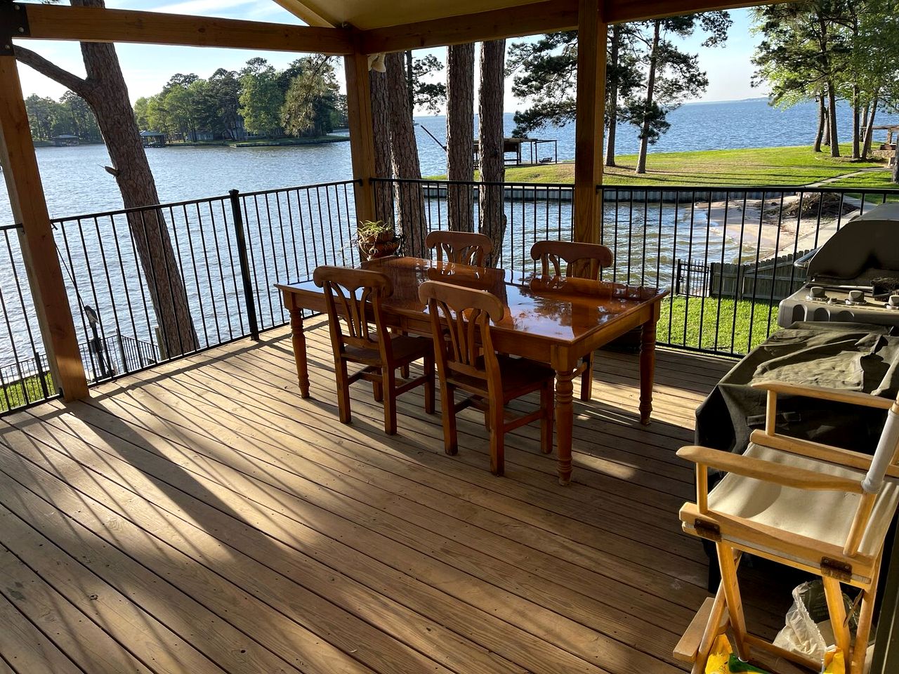 Incredible Lakefront Vacation Rental with Spectacular Sunset Views for an Unforgettable Family Vacation in Livingston, Texas