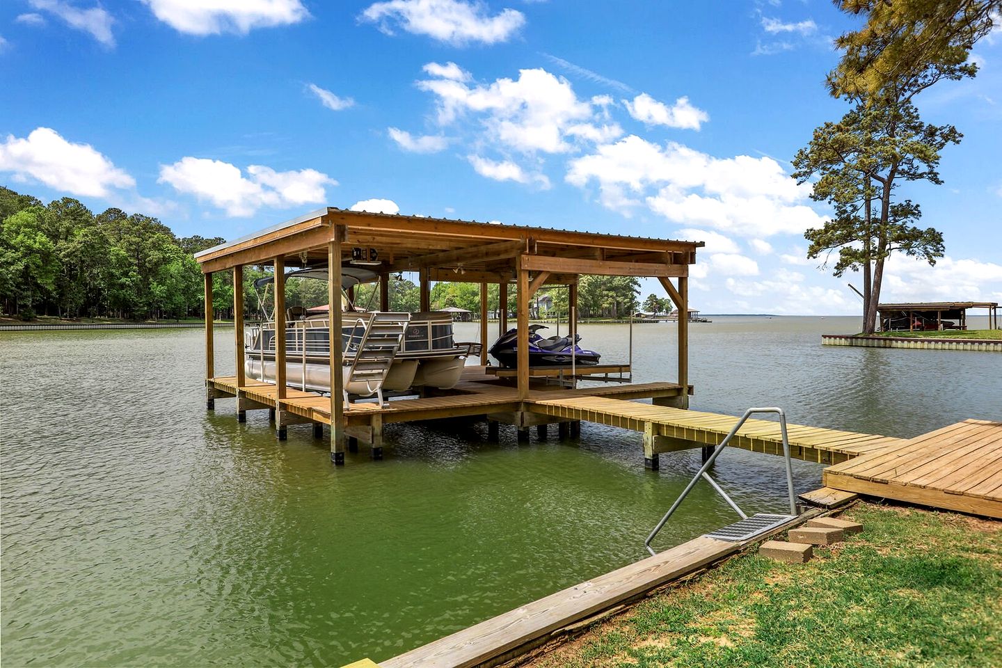 Incredible Lakefront Vacation Rental with Spectacular Sunset Views for an Unforgettable Family Vacation in Livingston, Texas