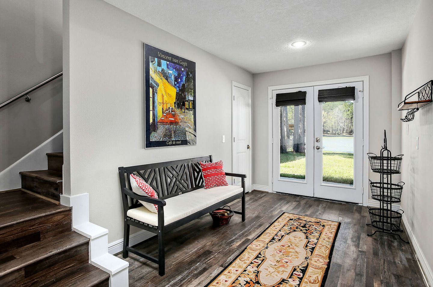 Amazing Lakefront Vacation Rental with Breathtaking Sunset Views for a Fantastic Family Escape in Livingston, Texas