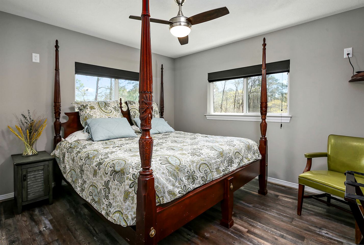 Amazing Lakefront Vacation Rental with Breathtaking Sunset Views for a Fantastic Family Escape in Livingston, Texas