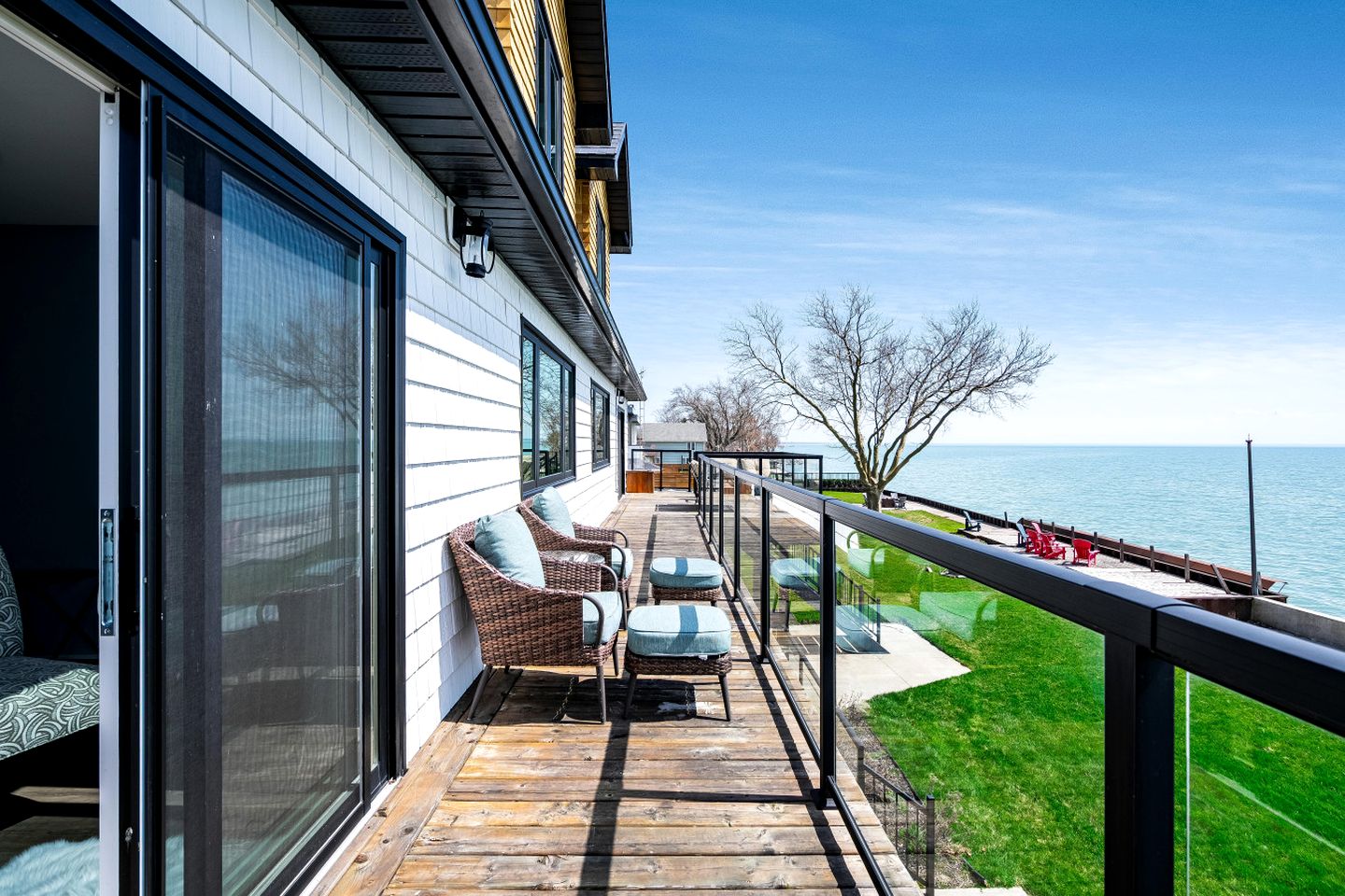 Charming Lakefront Vacation Rental on Lake Erie for a Memorable Family Escape in Leamington, Ontario