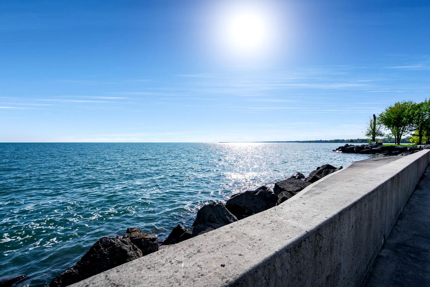 Charming Lakefront Vacation Rental on Lake Erie for a Memorable Family Escape in Leamington, Ontario