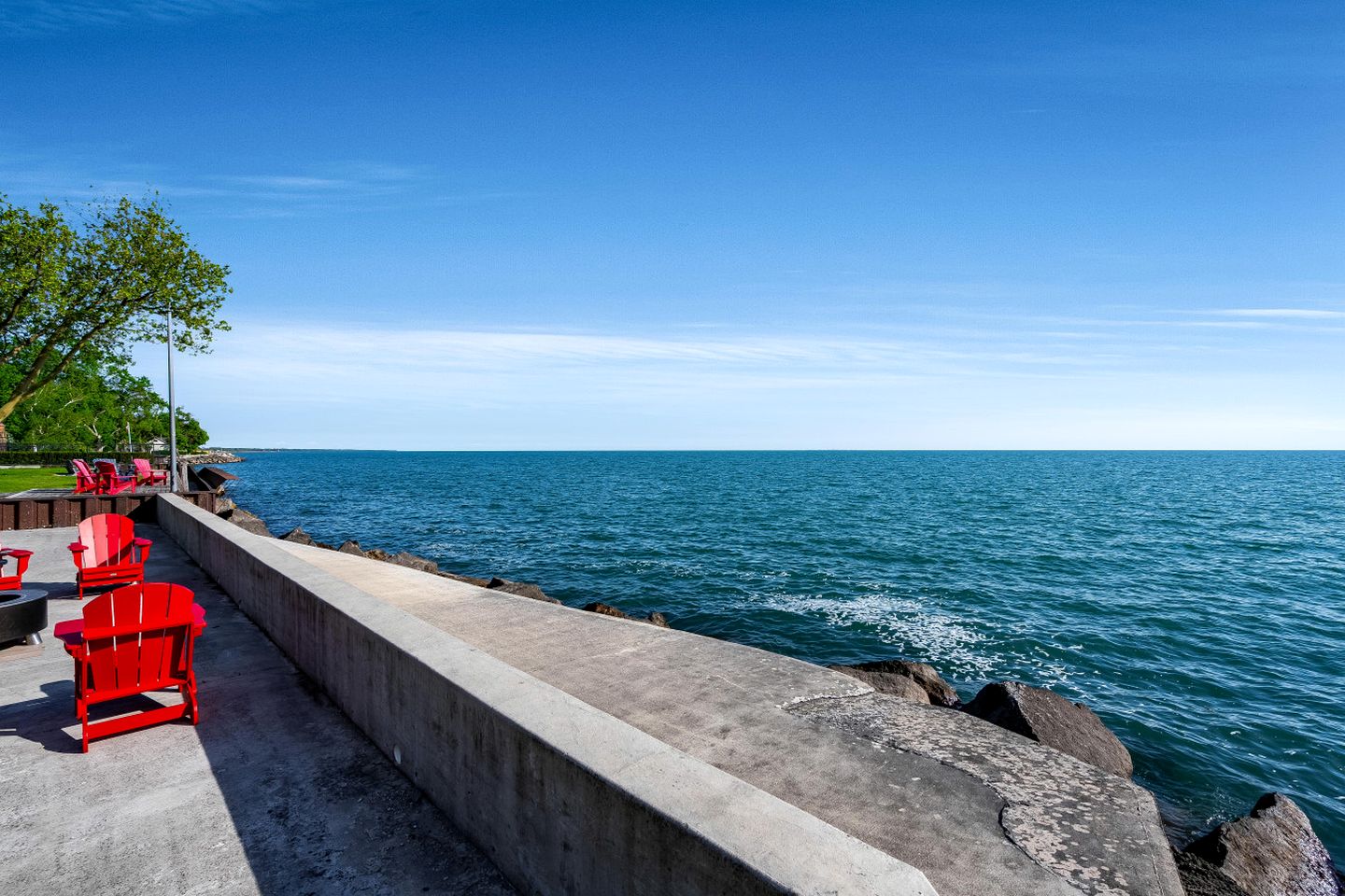 Charming Lakefront Vacation Rental on Lake Erie for a Memorable Family Escape in Leamington, Ontario