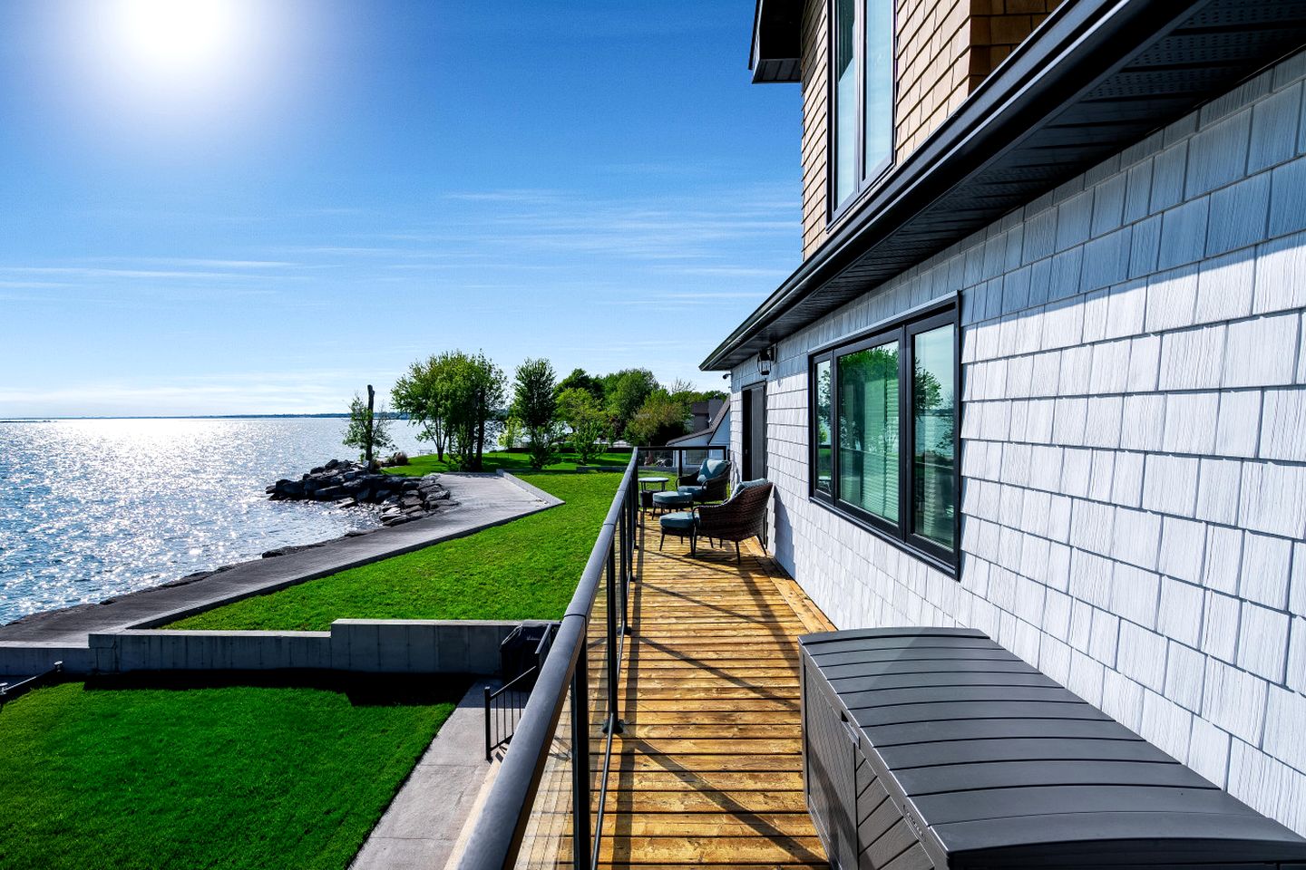 Charming Lakefront Vacation Rental on Lake Erie for a Memorable Family Escape in Leamington, Ontario