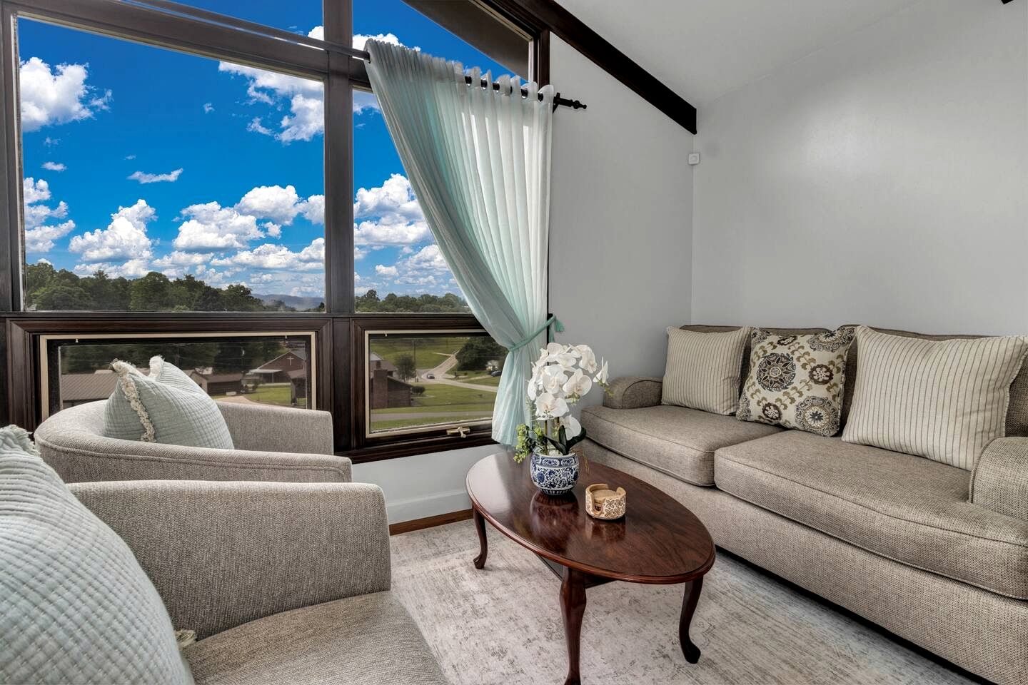 Charming Mountain Home with Panoramic Views near Black Mountain, Marion, NC