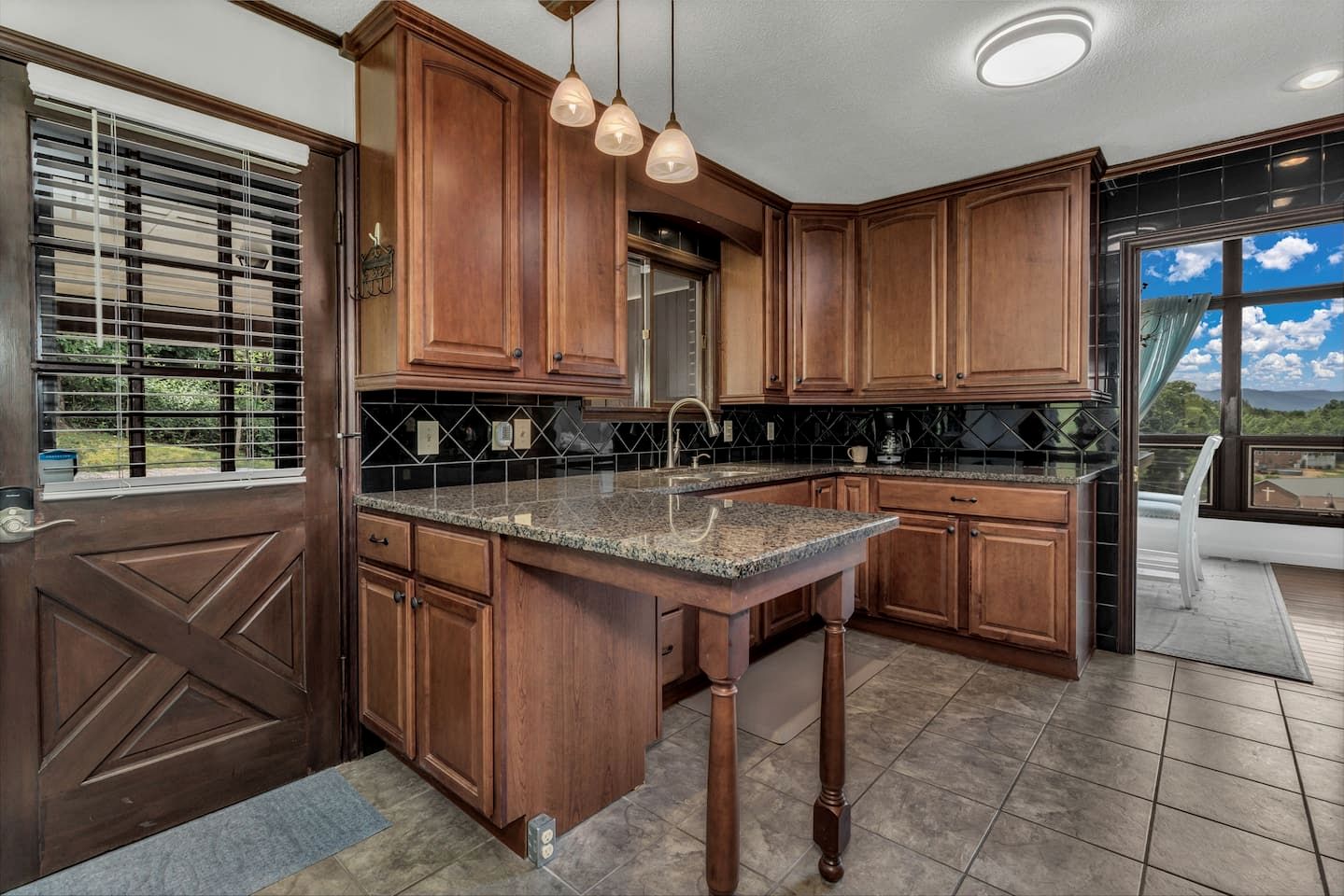 Charming Mountain Home with Panoramic Views near Black Mountain, Marion, NC