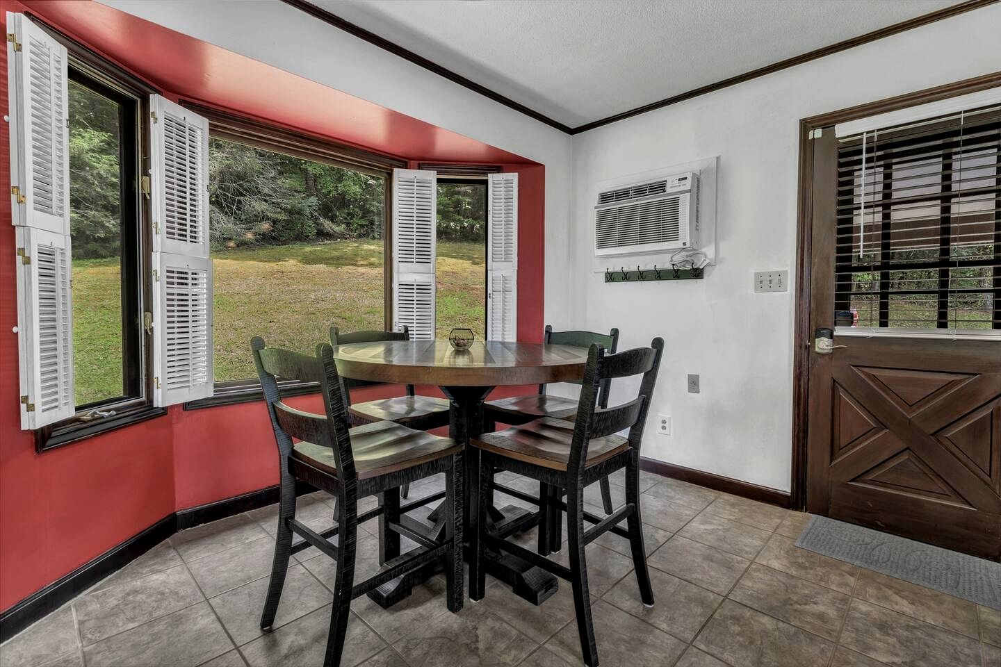 Charming Mountain Home with Panoramic Views near Black Mountain, Marion, NC