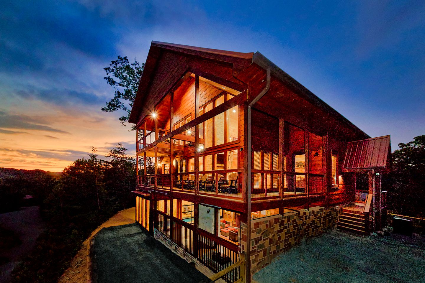 Stunning Glamping Lodge for Relaxation and Recreation in Gatlinburg
