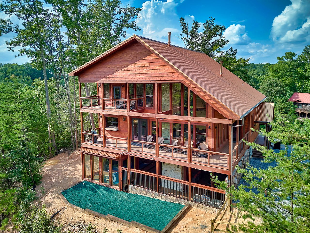 Stunning Glamping Lodge for Relaxation and Recreation in Gatlinburg