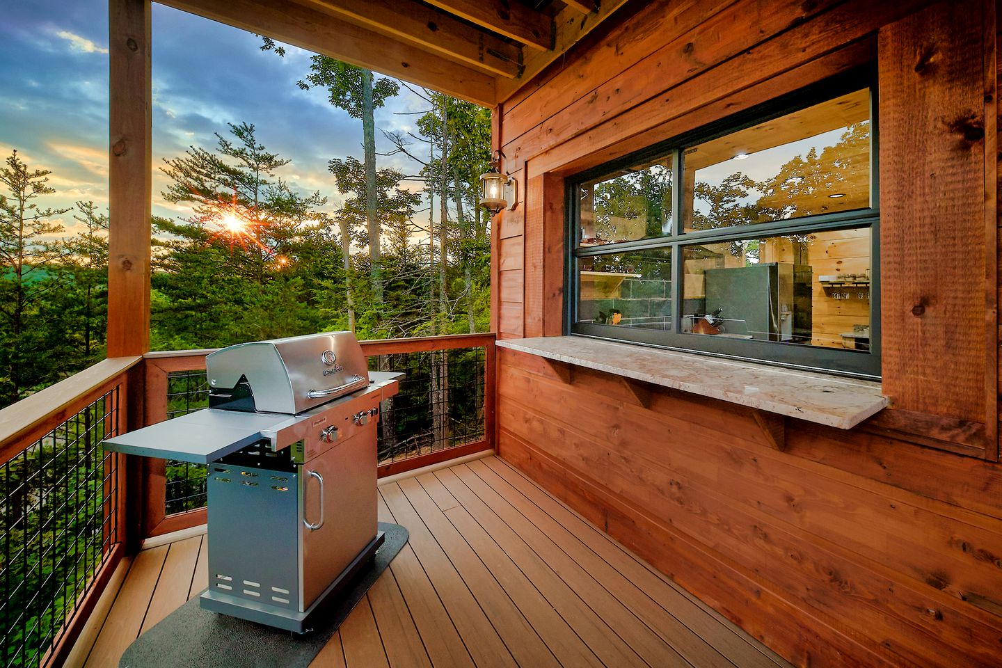 Stunning Glamping Lodge for Relaxation and Recreation in Gatlinburg