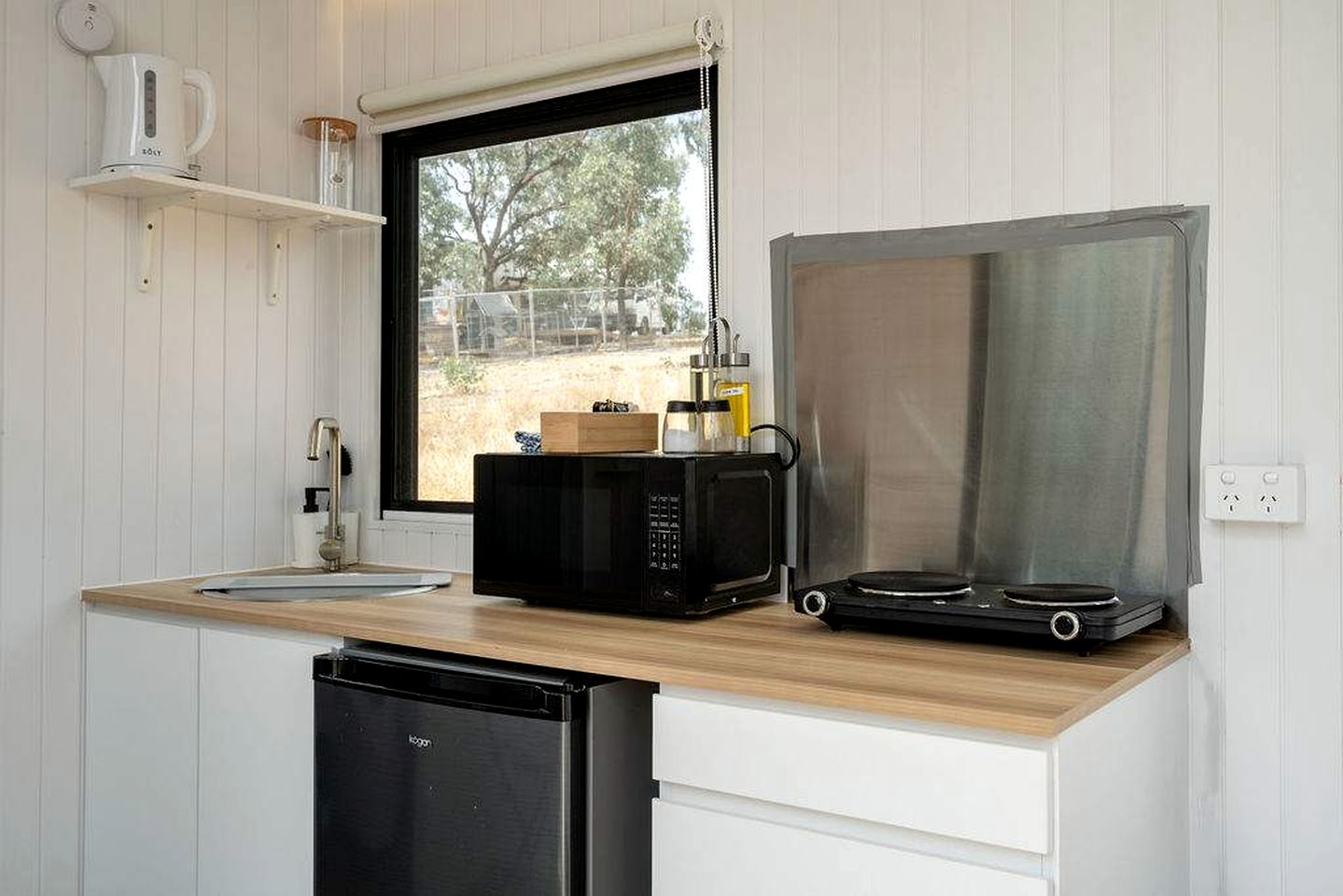 Sunset Tiny House for a Victoria Glamping Getaway