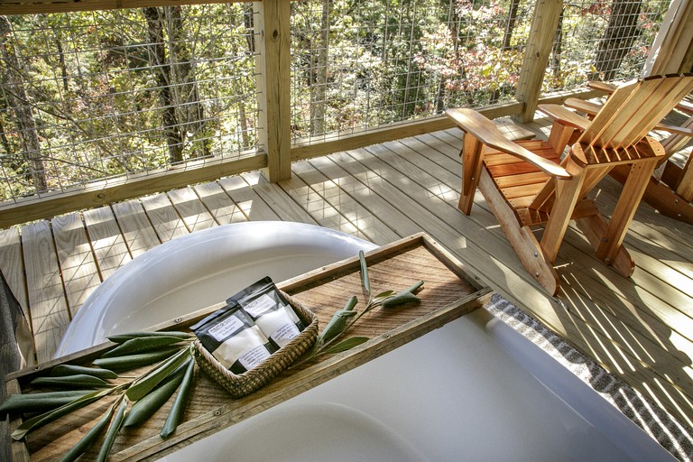 Tree Houses (United States of America, Zirconia, North Carolina)