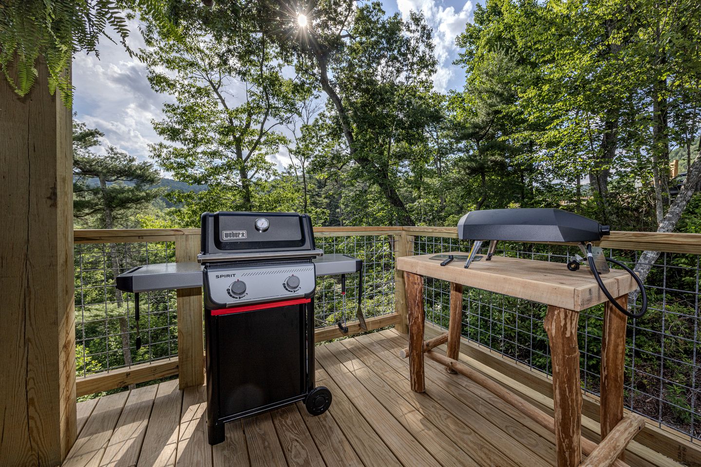 Luxury Family Tree Tent with Private Deck, Soaking Tub & Pizza Oven Near Waterfalls, Zirconia, North Carolina