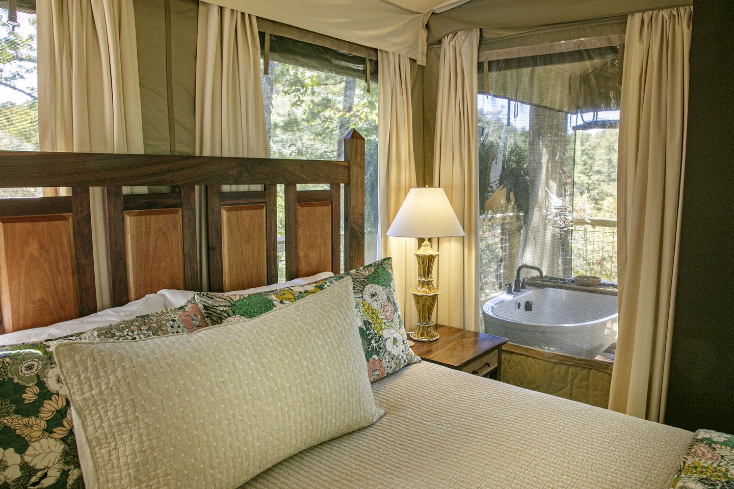 Luxury Family Tree Tent with Private Deck, Soaking Tub & Pizza Oven Near Waterfalls, Zirconia, North Carolina