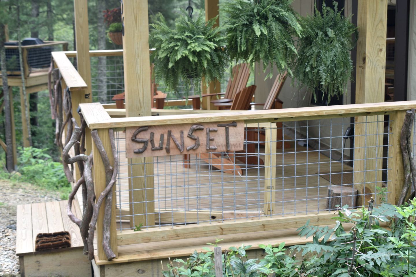 Luxury Family Tree Tent with Private Deck, Soaking Tub & Pizza Oven Near Waterfalls, Zirconia, North Carolina