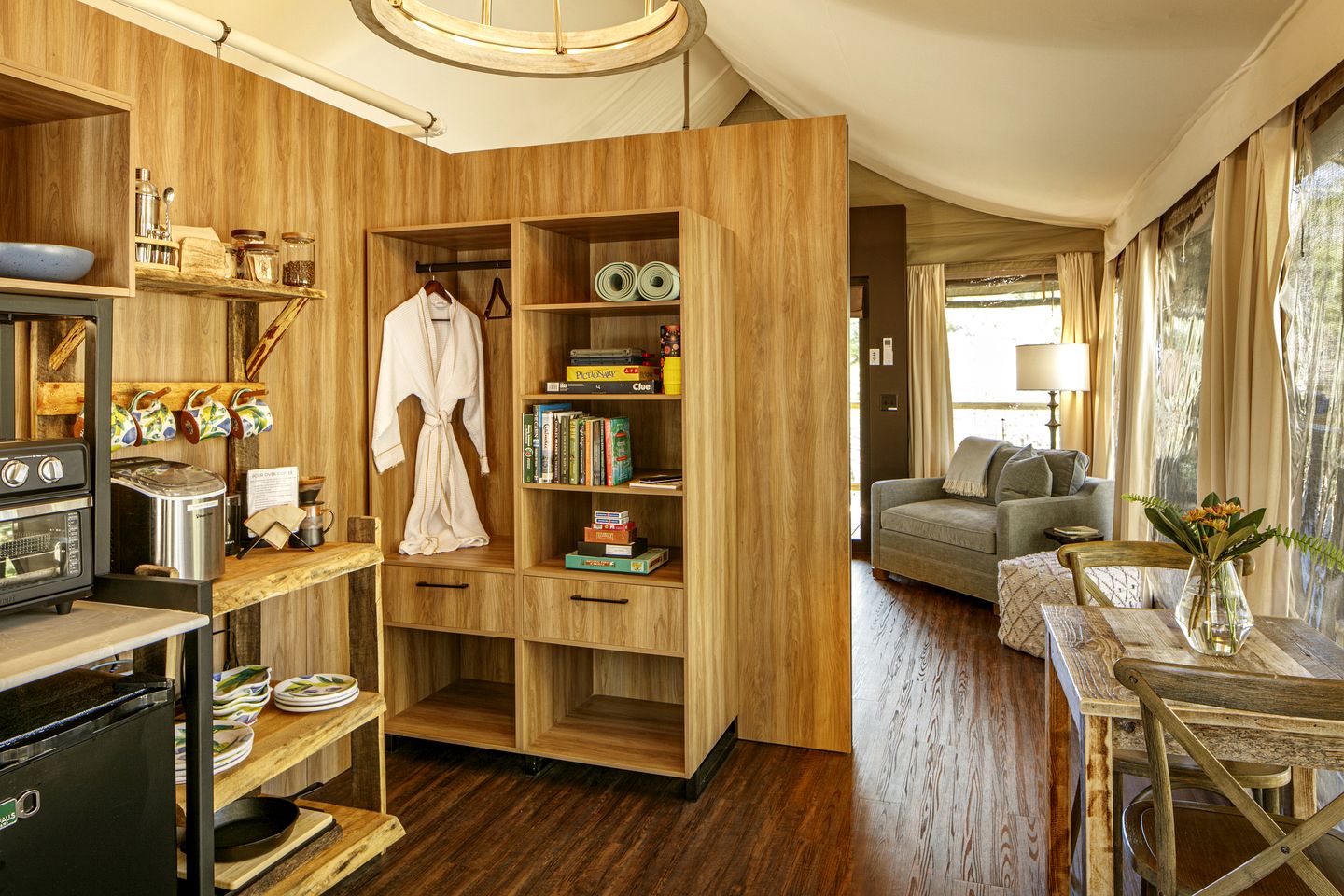 Luxury Family Tree Tent with Private Deck, Soaking Tub & Pizza Oven Near Waterfalls, Zirconia, North Carolina