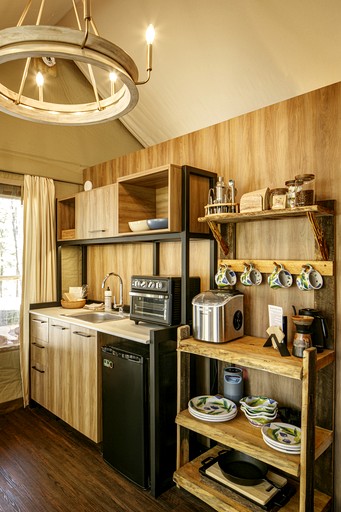 Vacation Rentals (United States of America, Zirconia, North Carolina)