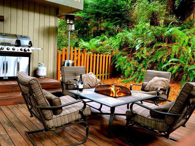 Cabins (Bellingham, Washington, United States)