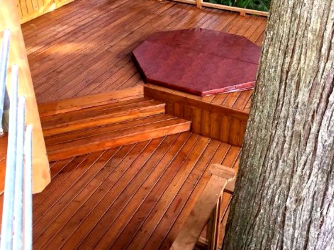 Stylish Lake Cabin with a Sauna and Hot Tub in Bellingham, Washington