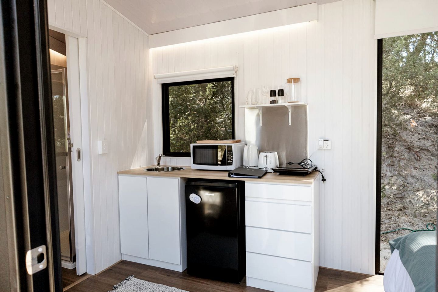 Fantastic Tiny House Retreat with Vineyards Views in Anna Bay, New South Wales