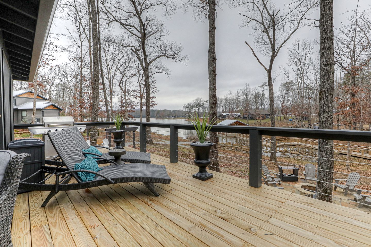 Stunning Waterfront Cottage with Fire Pit in Tracy City, Tennessee