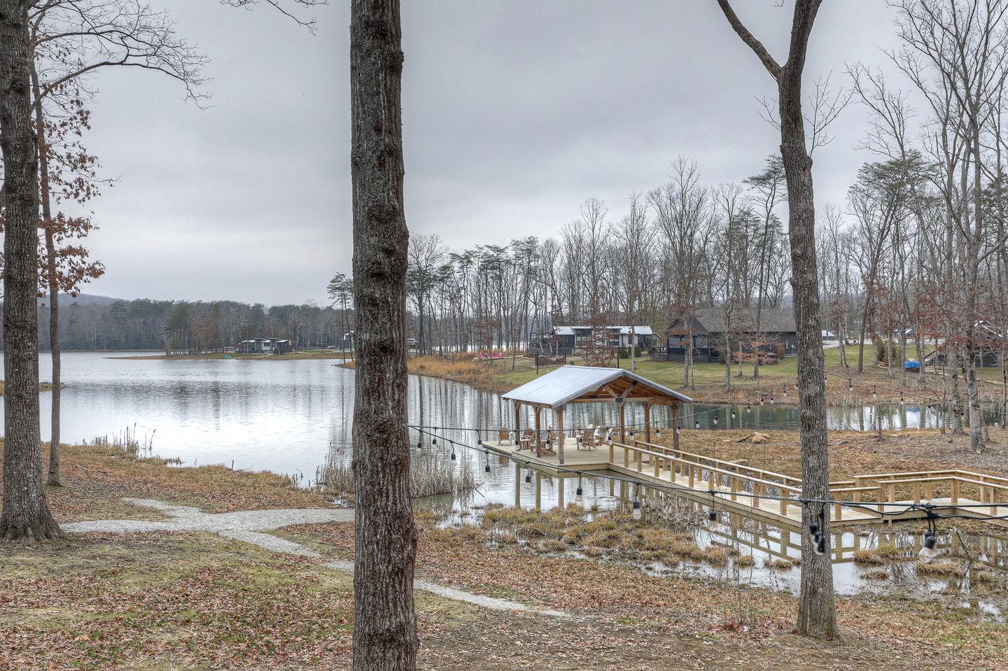 Stunning Waterfront Cottage with Fire Pit in Tracy City, Tennessee