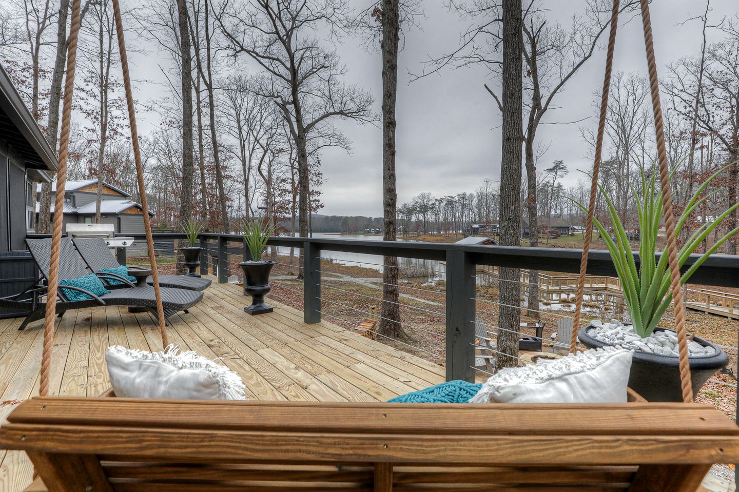 Stunning Waterfront Cottage with Fire Pit in Tracy City, Tennessee