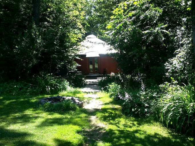 Yurts (New Haven, Vermont, United States)