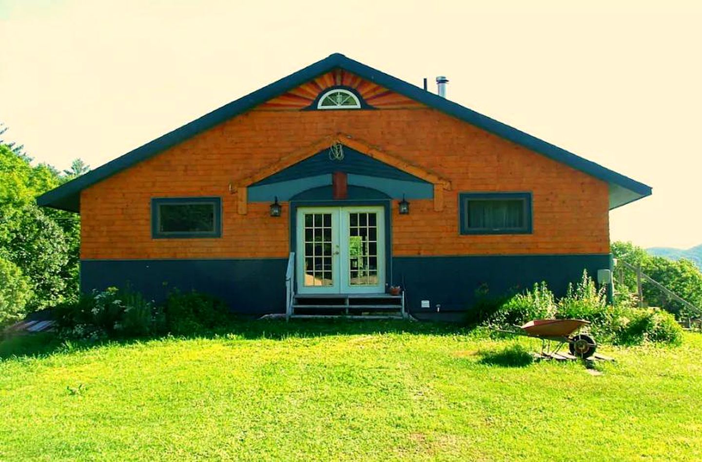 Bright and Airy Tented Cabin Rental on a Working Farm near Manchester, Vermont