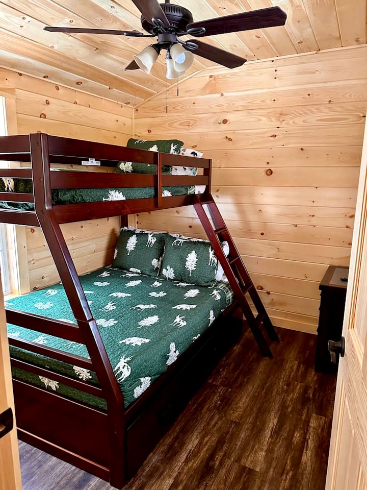 Super Private Cabin with Gorgeous Landscape in Maine