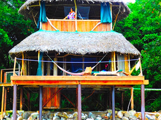 Huts (Bastimentos Island, Bocas del Toro, Panama)