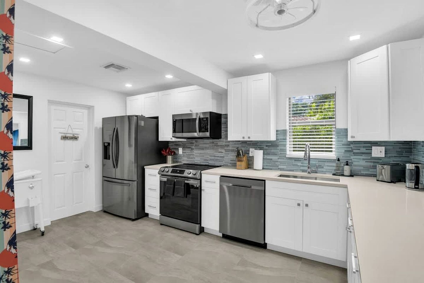 Stylish Surf-Themed Beach House with Private Pool Near Pompano Beach Pier, Pompano Beach Florida