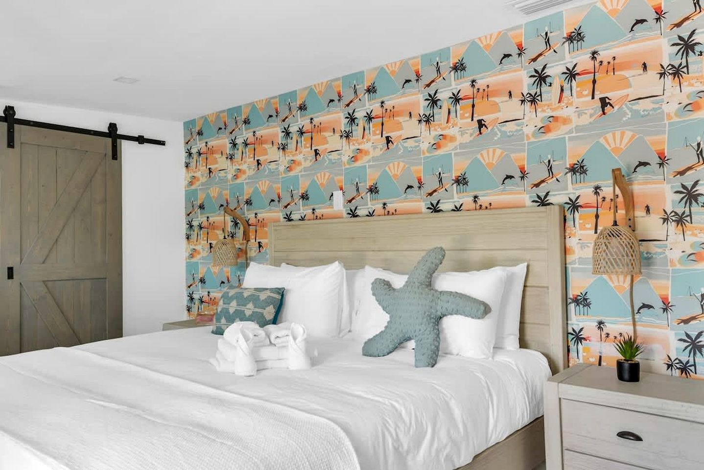 Stylish Surf-Themed Beach House with Private Pool Near Pompano Beach Pier, Pompano Beach Florida