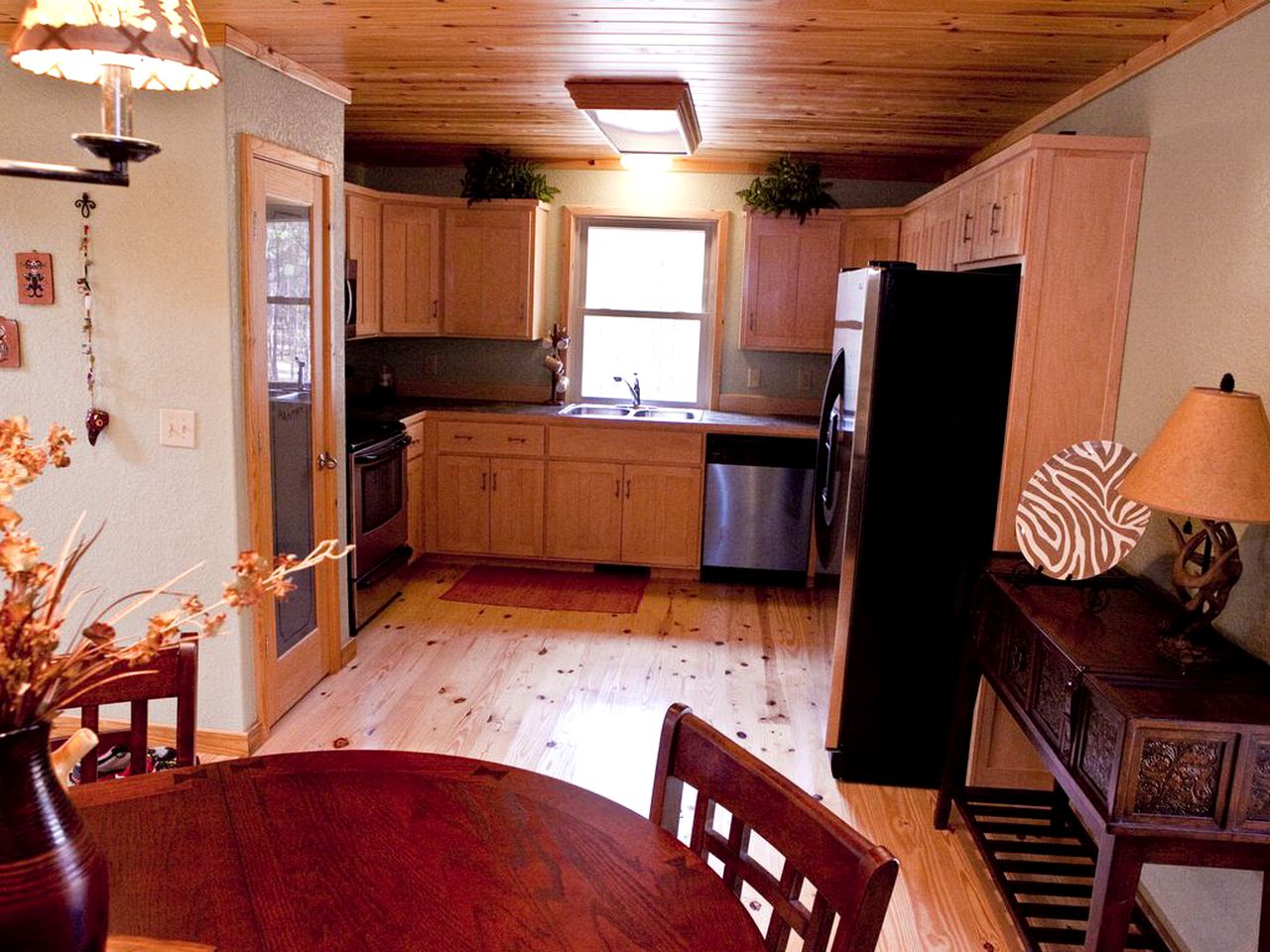 Mountain Cabin Getaway with a Fire Pit near Lake Ouachita, Arkansas