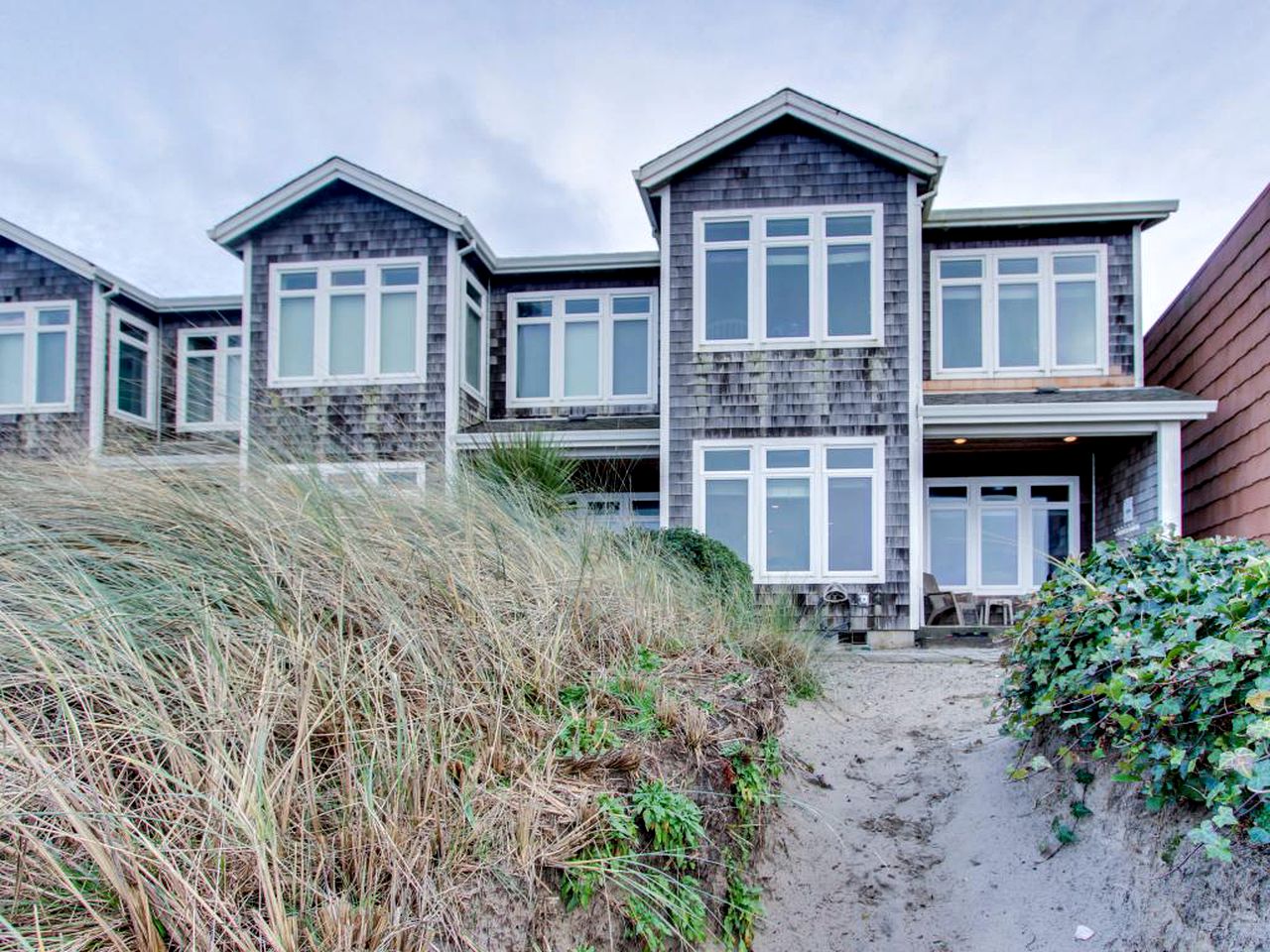 Retreat with Views of the Pacific in Rockaway, Oregon