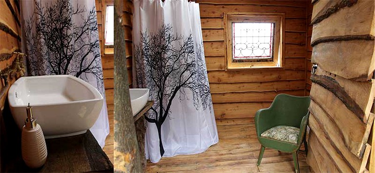 Yurts (Westcott, England, United Kingdom)