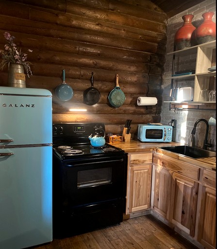 Cabins (United States of America, Bluff Dale, Texas)