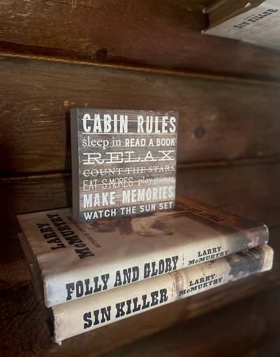 Cabins (United States of America, Bluff Dale, Texas)