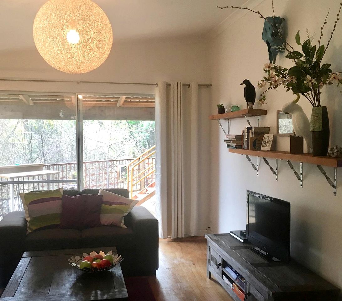 Modern Cabin Rental near Natural Mineral Springs in Daylesford, Victoria