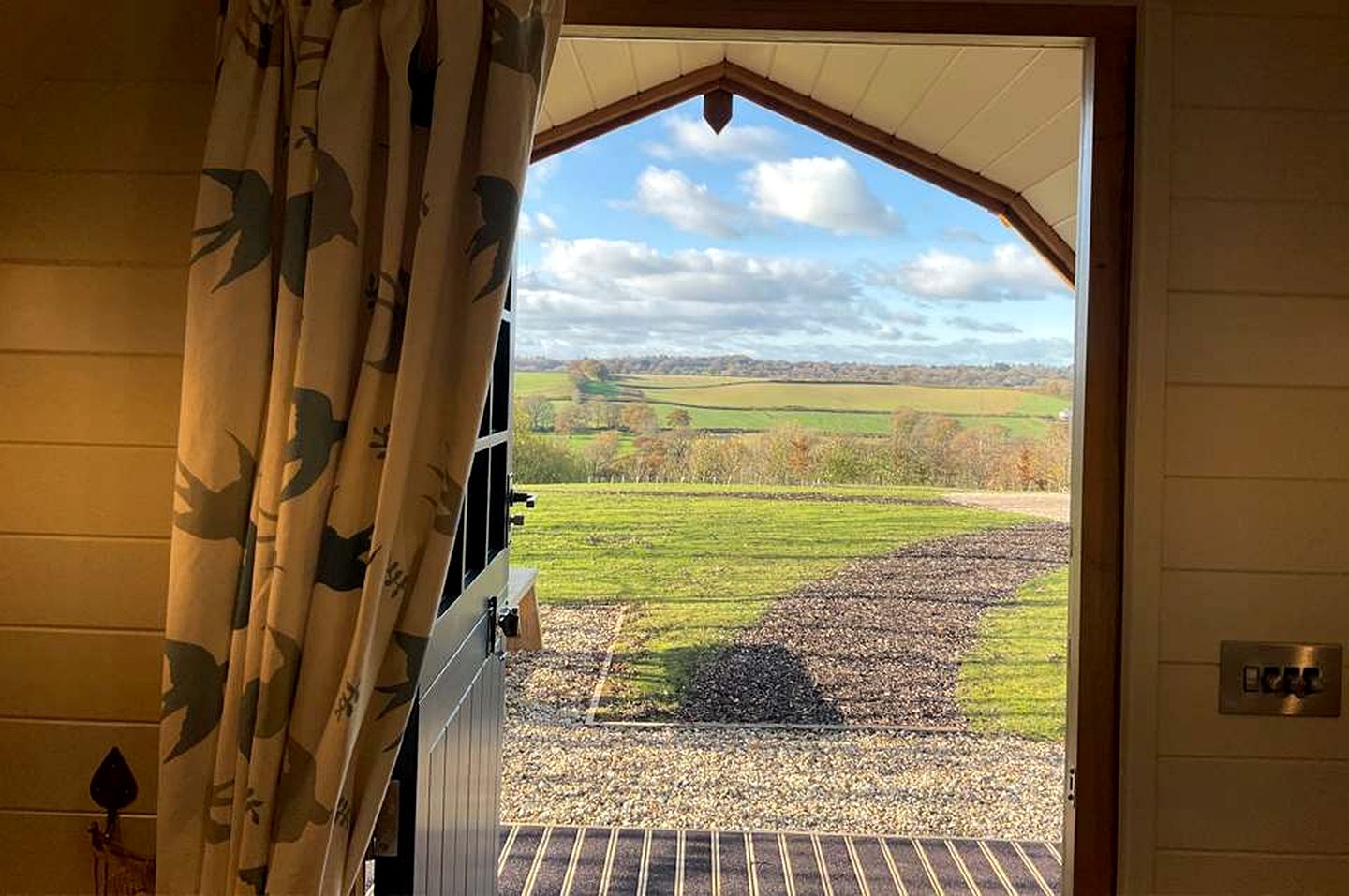 Boutique Glamping Pod with Countryside Views & Chill Vibes in England, United Kingdom