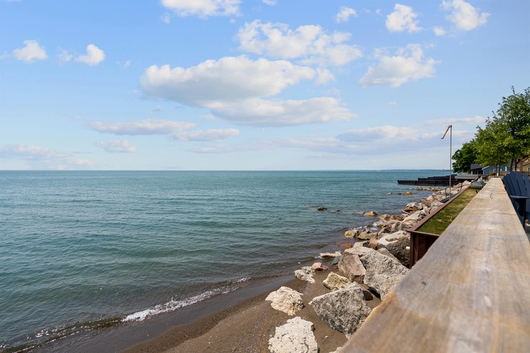 Cabins (Canada, Leamington, Ontario)