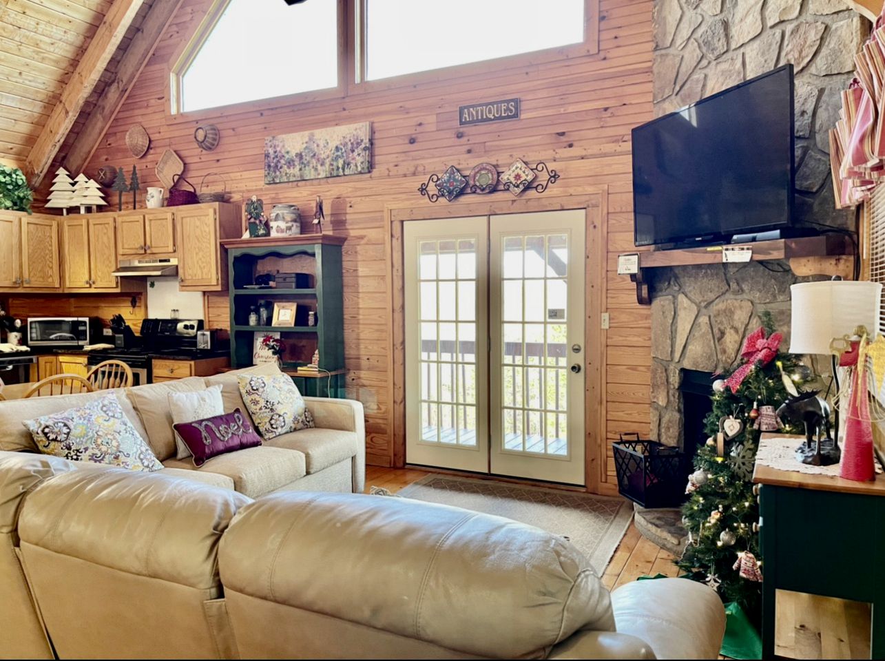 Double Cabin Rental for Memorable Group Glamping Near Great Smoky Mountains National Park, Tennessee