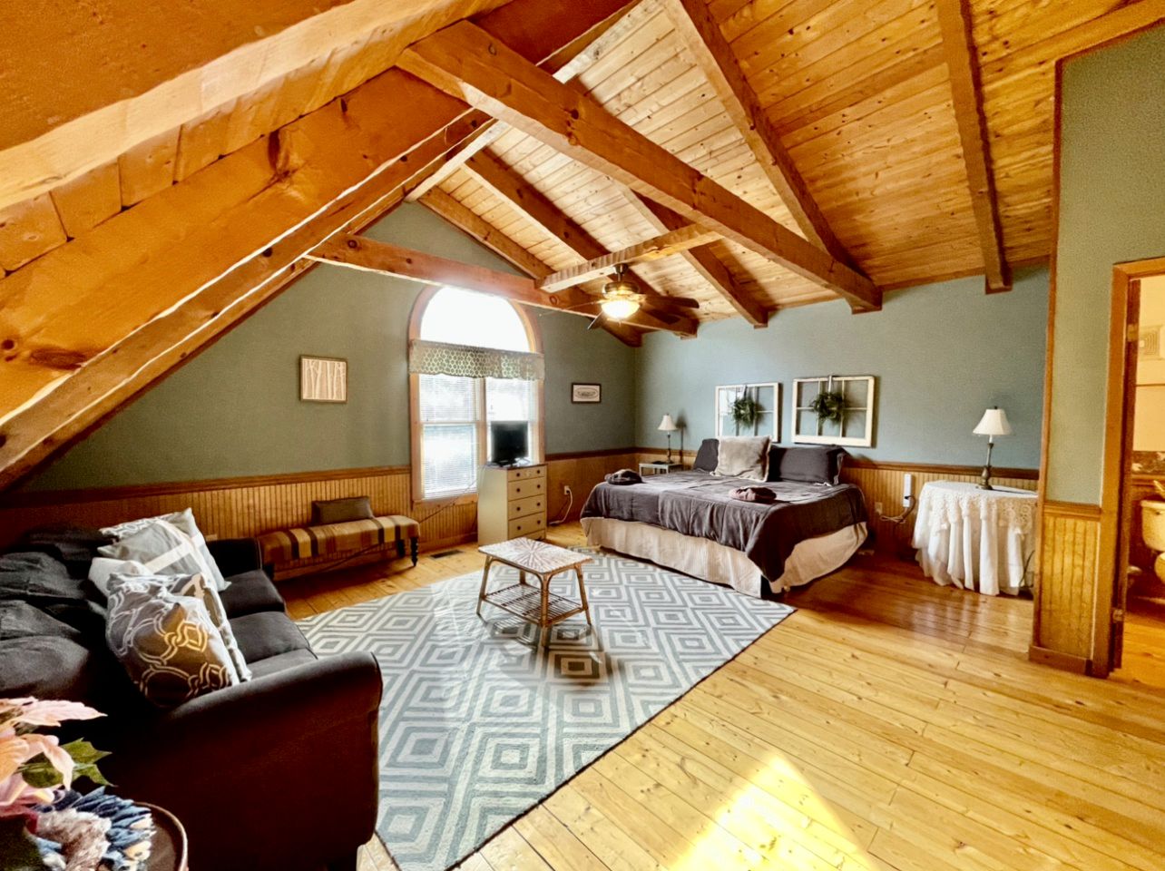 Double Cabin Rental for Memorable Group Glamping Near Great Smoky Mountains National Park, Tennessee