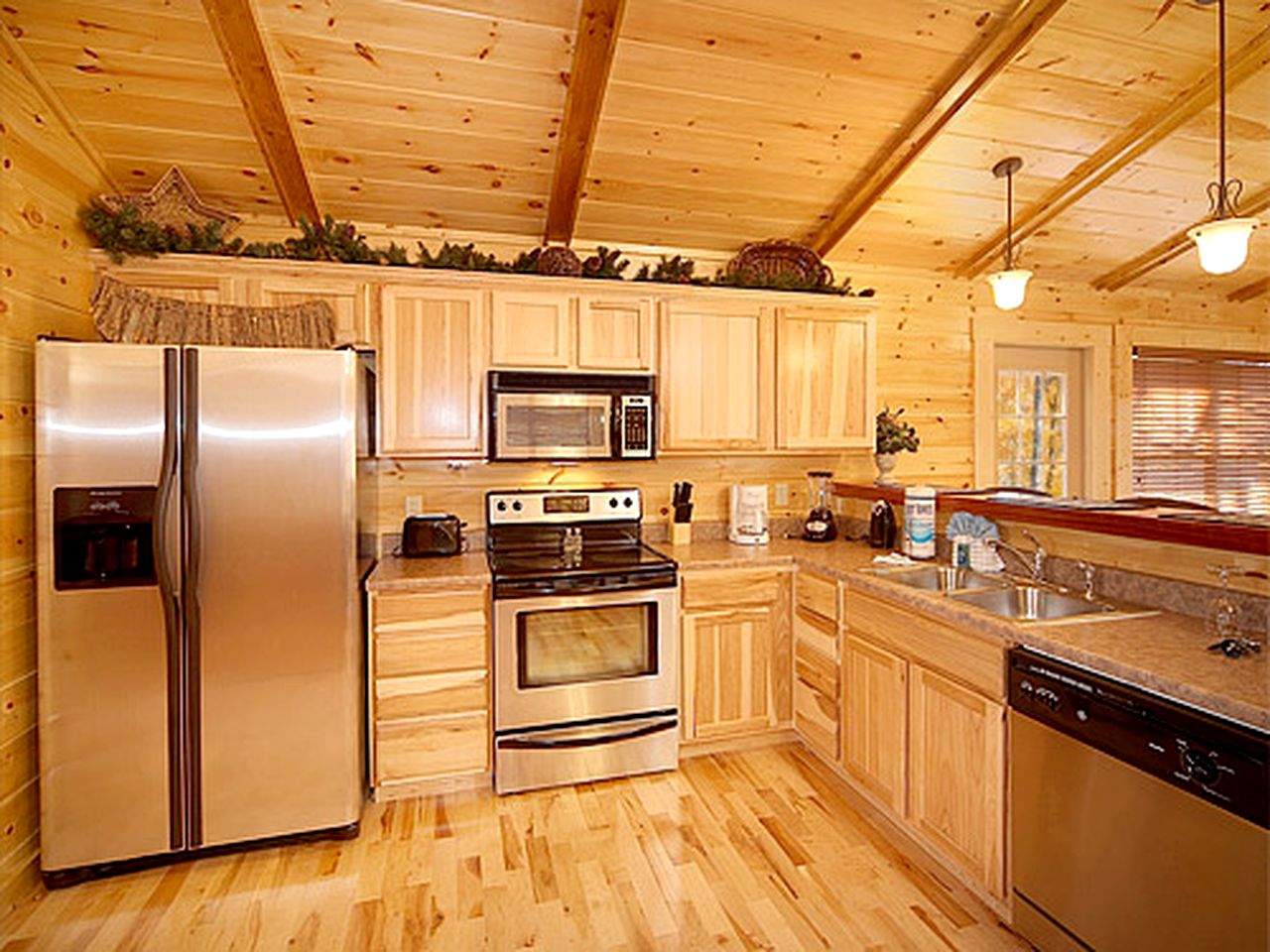 Awesome Gatlinburg Cabin Rental with a Hot Tub for a Vacation in TN