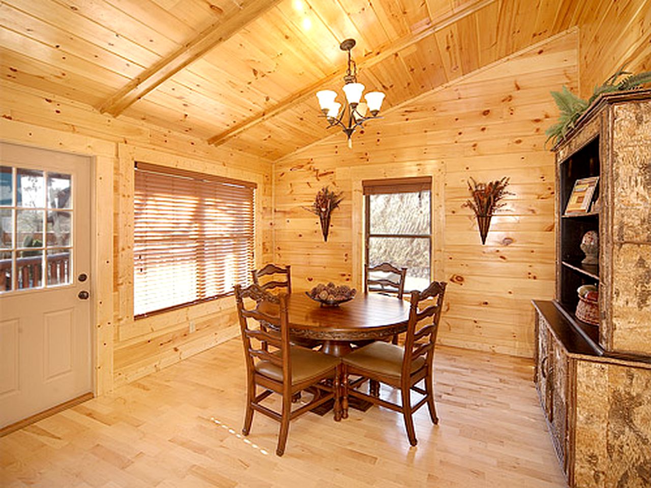 Awesome Gatlinburg Cabin Rental with a Hot Tub for a Vacation in TN