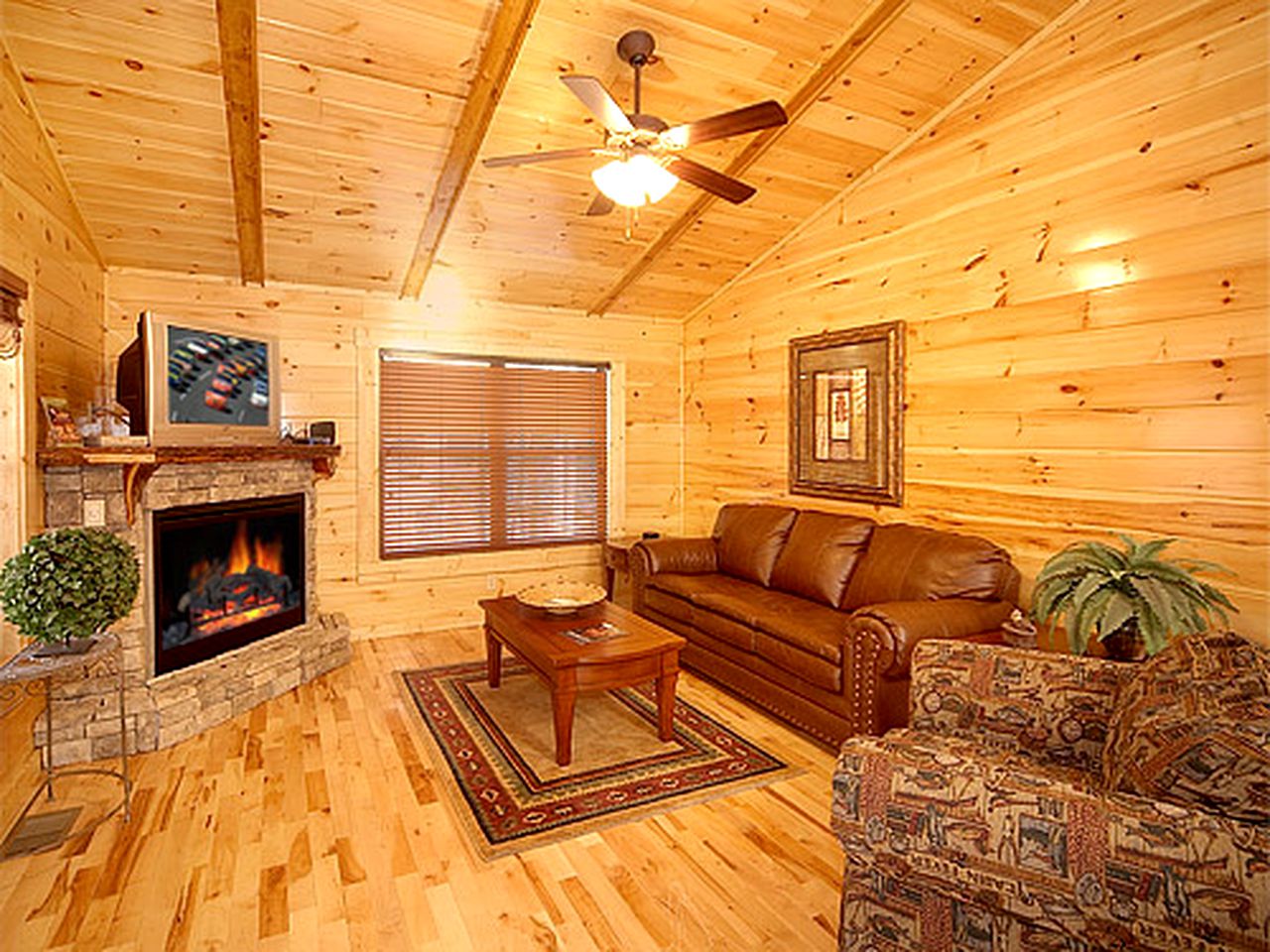Awesome Gatlinburg Cabin Rental with a Hot Tub for a Vacation in TN