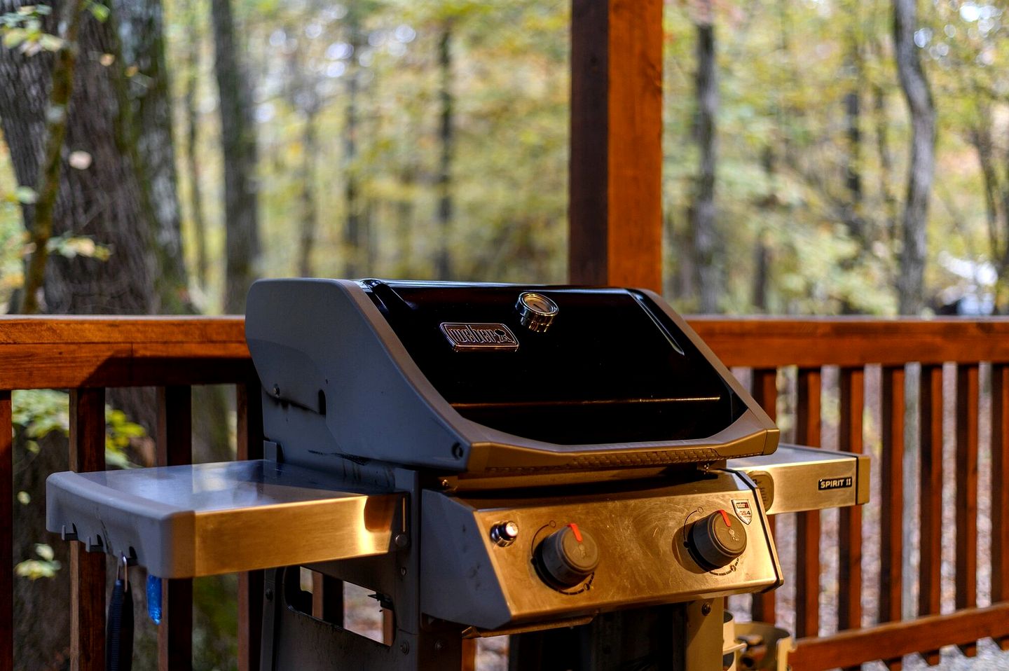 Romantic Cabin for Two with Hot Tub, Fireplace & Double Shower Near Hochatown