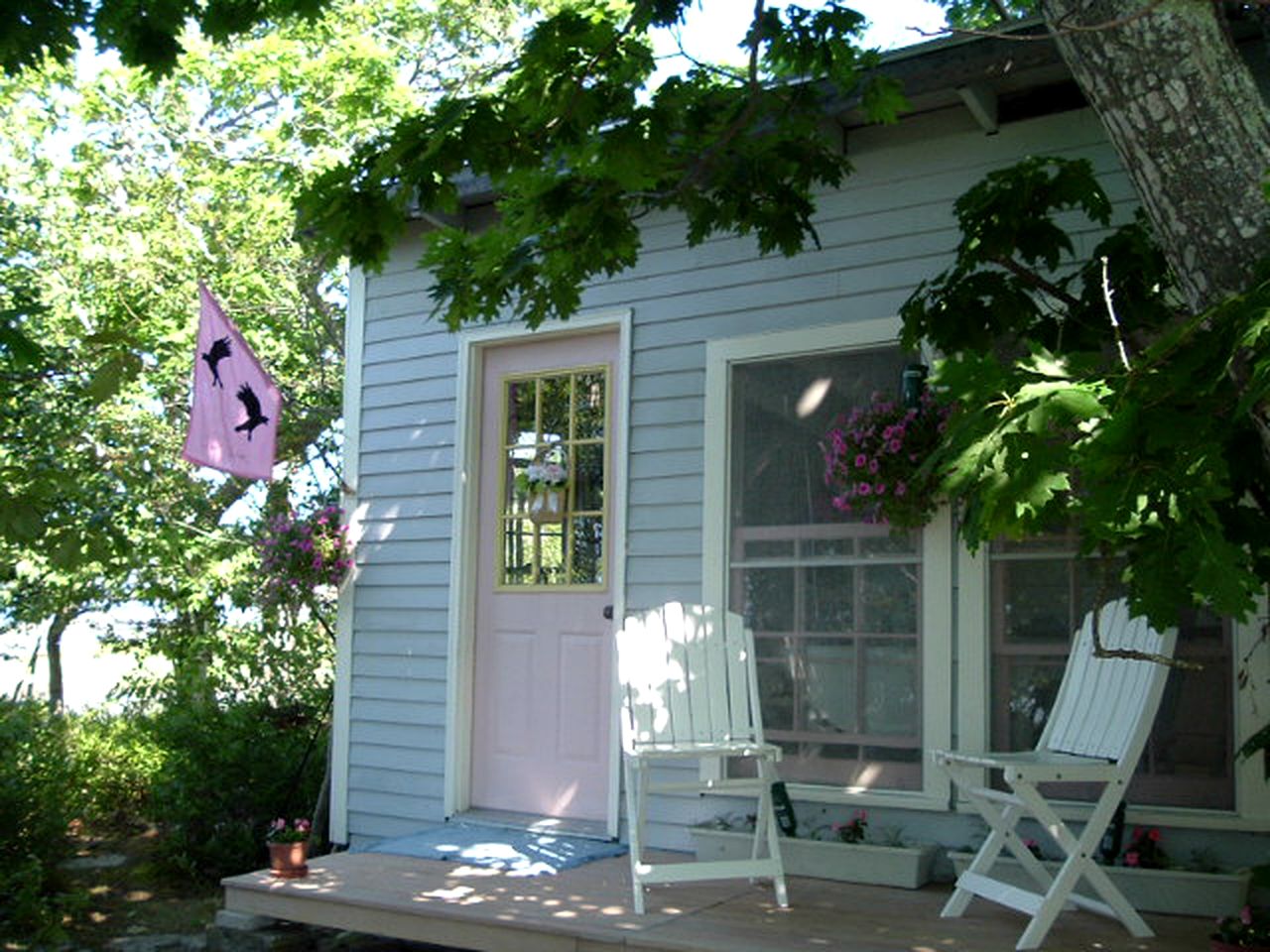 Off-The-Grid Cottage Rental with Beautiful Views on Crow Island, Maine