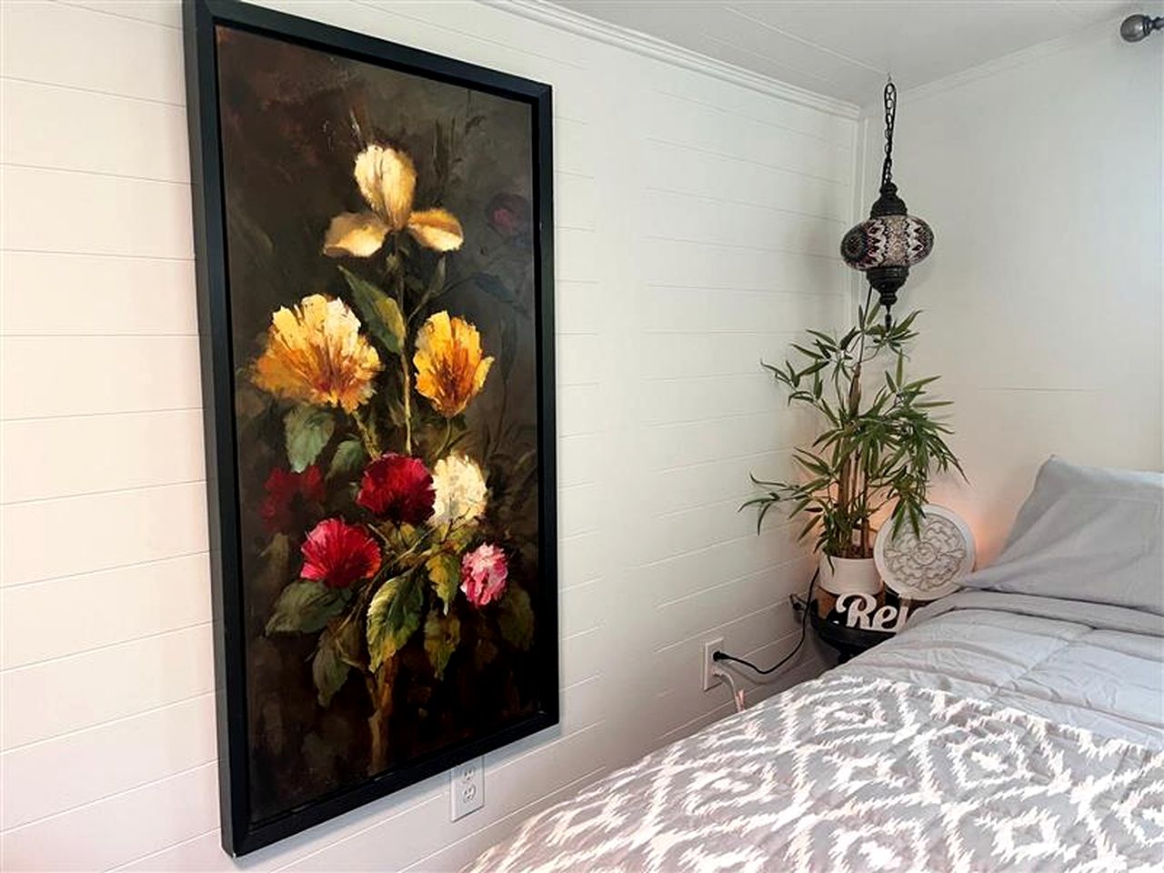 Sweet Tiny House Perfect for a Romantic Retreat in Alabama