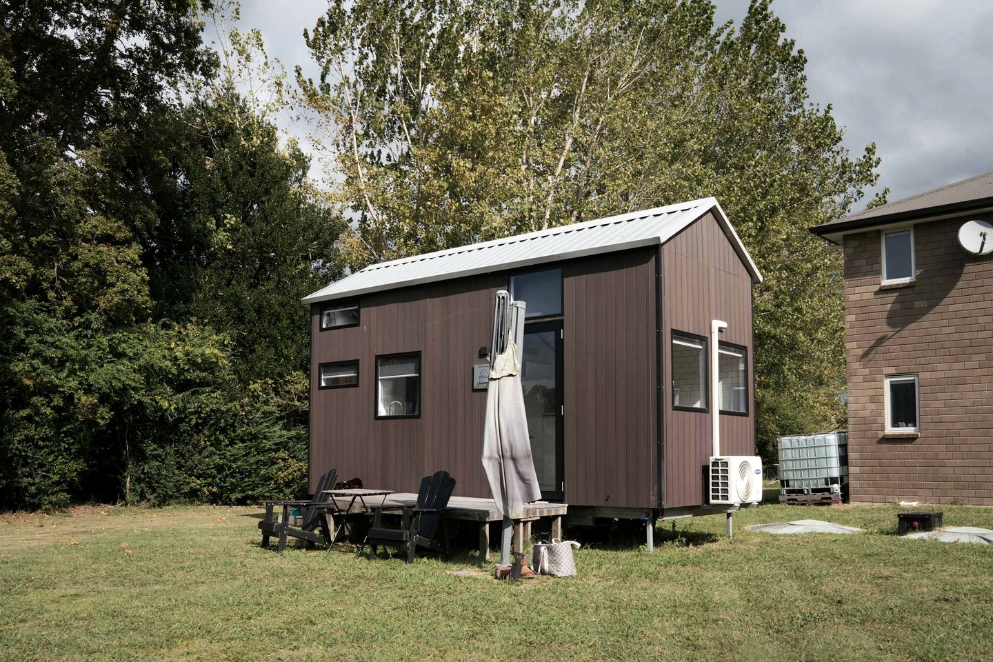 Sweet Tiny House with Private Backyard Facing the Spectacular Fields in Tamahere, North Island